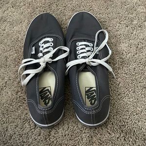 Women’s gray Lo- pro VANS!